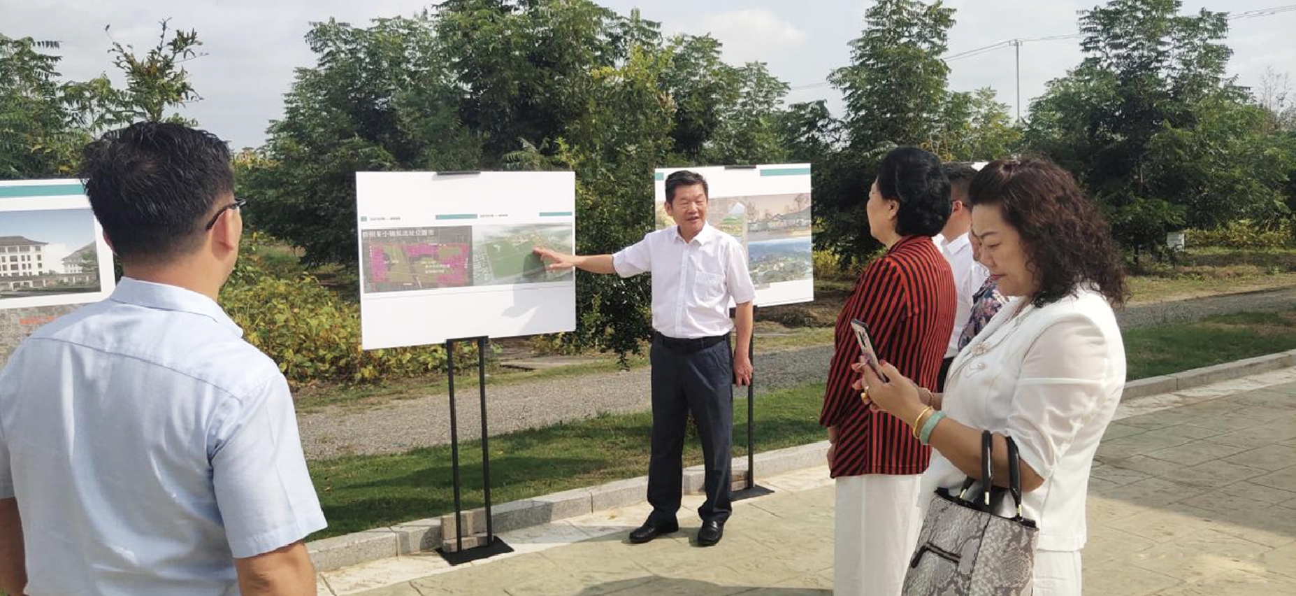 Zhang Yan, former deputy director of the Standing Committee of Jiangsu Provincial People's Congress and former chairman of Jiangsu Federation of trade unions, and her party inspected the Bigen fruit three-industry-integration development project of Dongfang Group